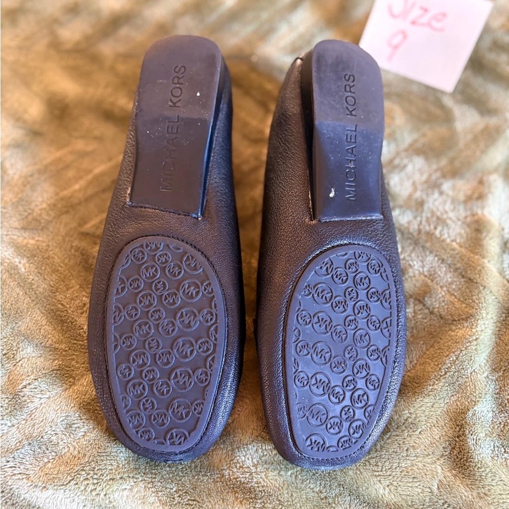 Michael Kors Black
Loafers Flats size 9 - Picture 3 of 5